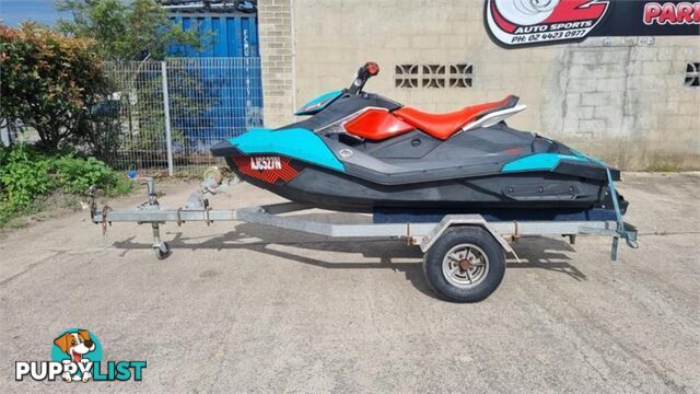 2017 SEA-DOO SPARKTRIXX   SKI