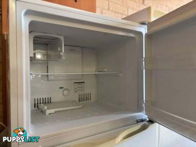 400 L top mount Refrigerator white - Embleton,Perth