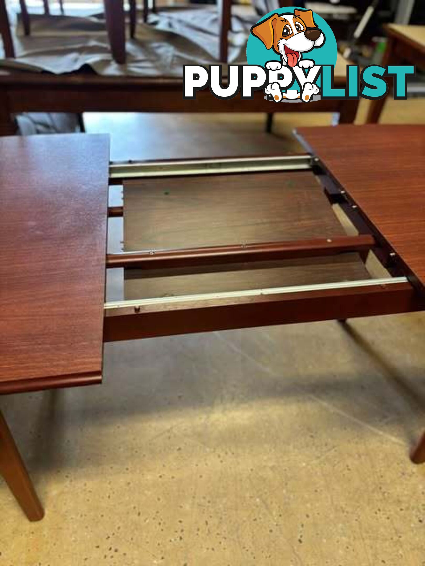 Dining table in excellent condition - Embleton,Perth