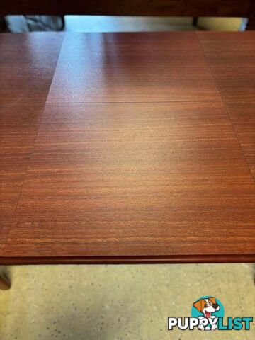 Dining table in excellent condition - Embleton,Perth