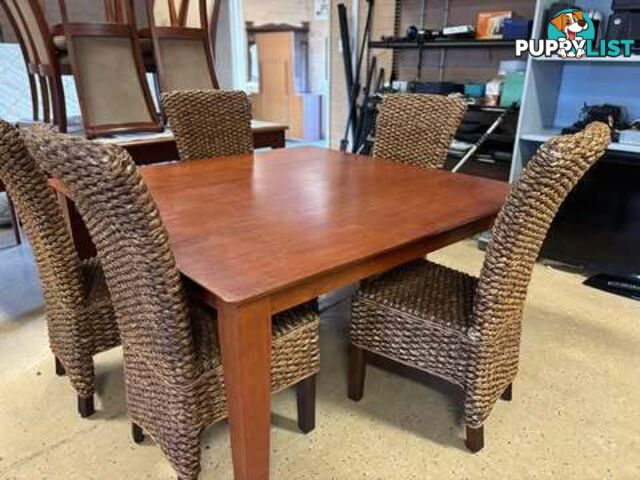 Large dining or outdoor 8 seater table - Embleton,Perth