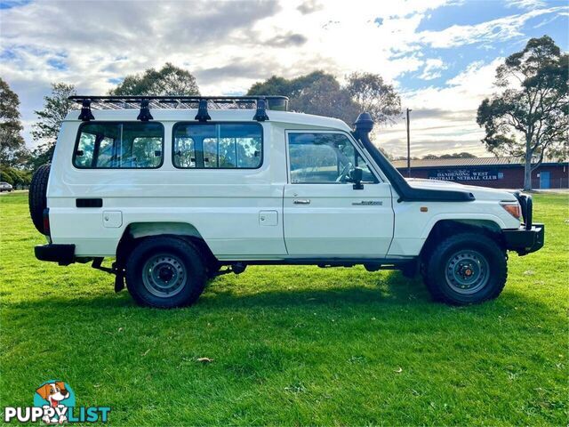 2010 TOYOTA LANDCRUISER WORKMATE (4X4) 11 SEAT VDJ78R 09 UPGRADE TROOP CARRIER