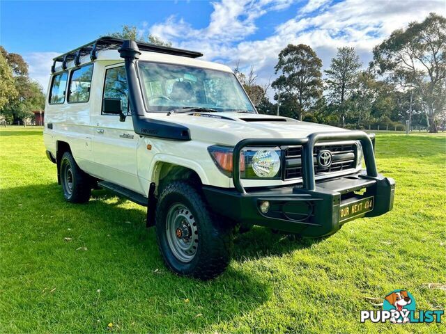 2010 TOYOTA LANDCRUISER WORKMATE (4X4) 11 SEAT VDJ78R 09 UPGRADE TROOP CARRIER