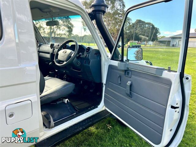 2010 TOYOTA LANDCRUISER WORKMATE (4X4) 11 SEAT VDJ78R 09 UPGRADE TROOP CARRIER