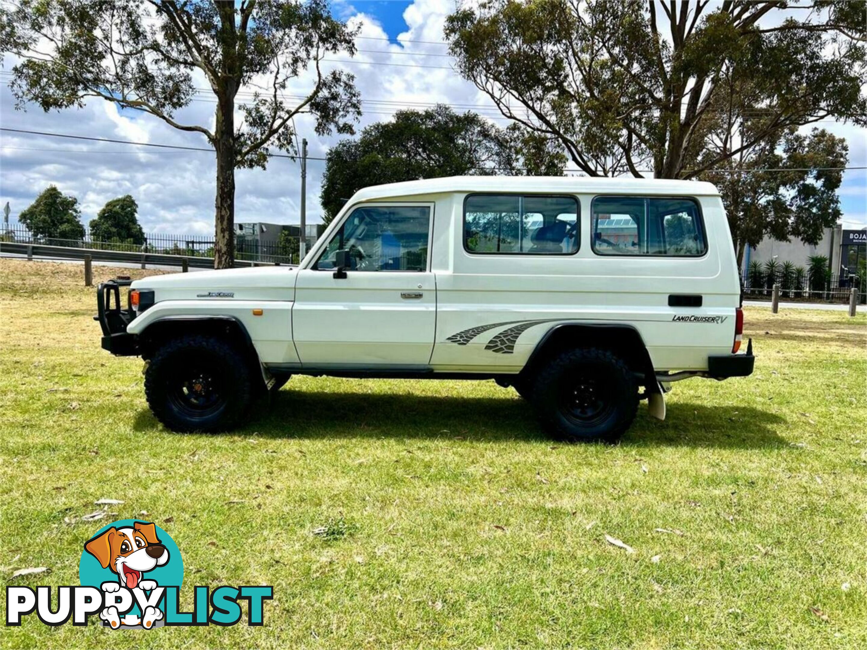 1998 TOYOTA LANDCRUISER (4X4) HZJ75RP CAB CHASSIS