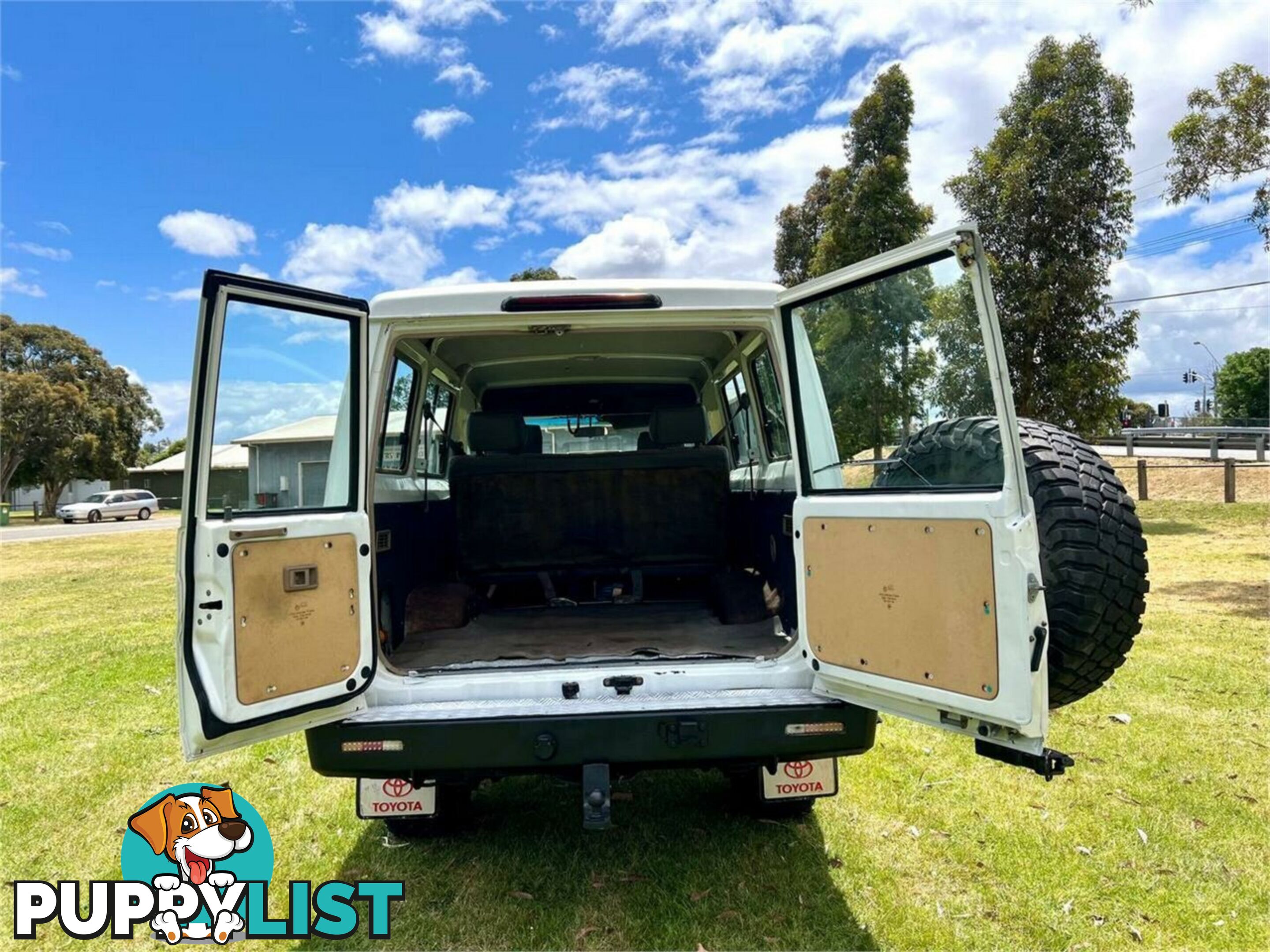 1998 TOYOTA LANDCRUISER (4X4) HZJ75RP CAB CHASSIS