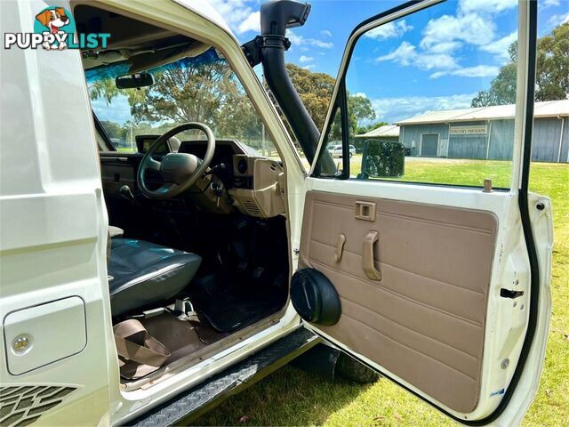 1998 TOYOTA LANDCRUISER (4X4) HZJ75RP CAB CHASSIS