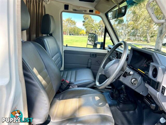 2009 TOYOTA LANDCRUISER WORKMATE (4X4) 3 SEAT VDJ78R TROOP CARRIER