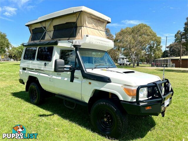 2009 TOYOTA LANDCRUISER WORKMATE (4X4) 3 SEAT VDJ78R TROOP CARRIER