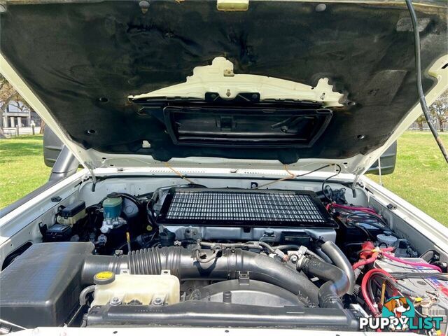 2009 TOYOTA LANDCRUISER WORKMATE (4X4) 3 SEAT VDJ78R TROOP CARRIER