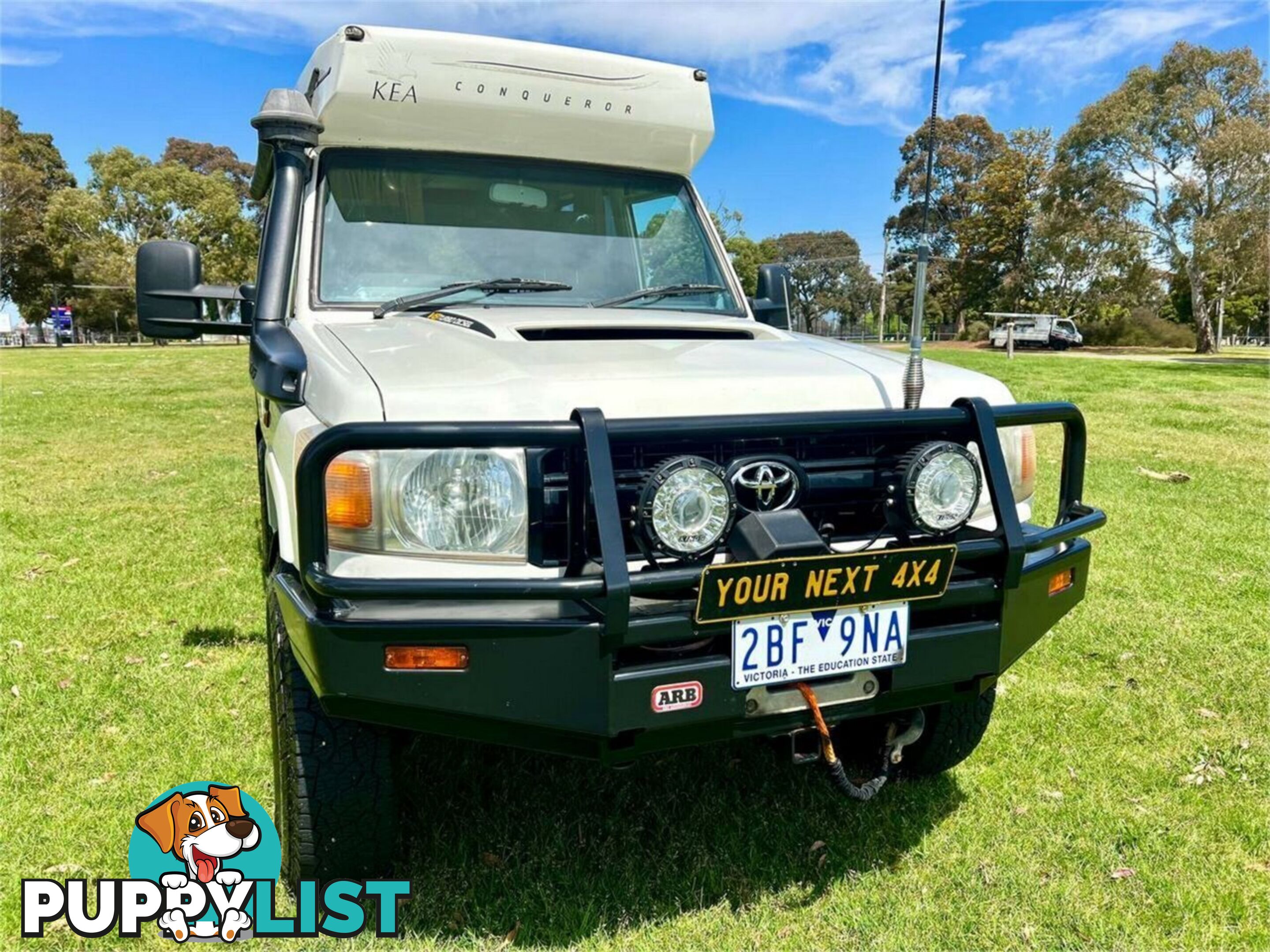 2009 TOYOTA LANDCRUISER WORKMATE (4X4) 3 SEAT VDJ78R TROOP CARRIER