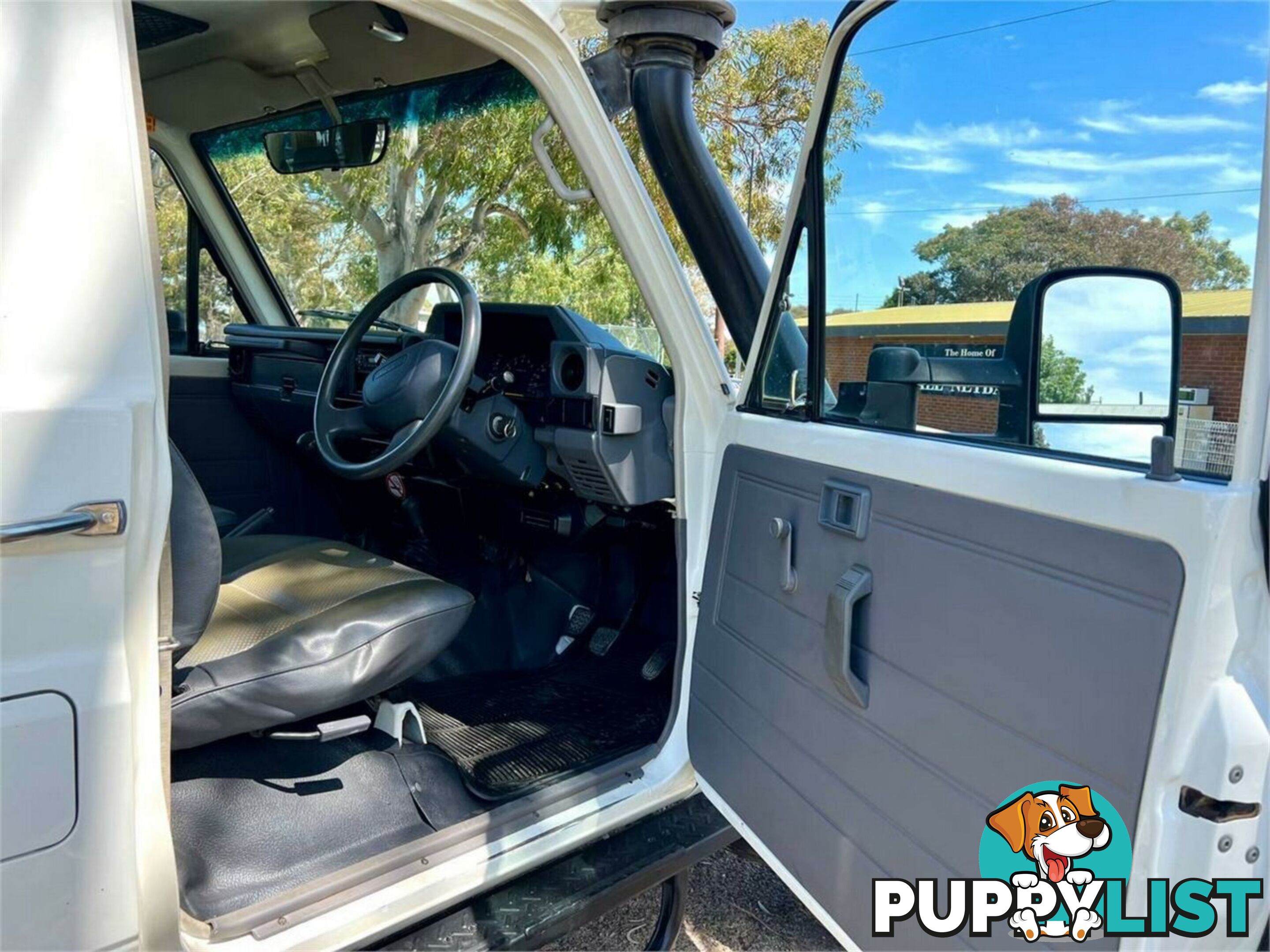 2009 TOYOTA LANDCRUISER WORKMATE (4X4) 3 SEAT VDJ78R TROOP CARRIER