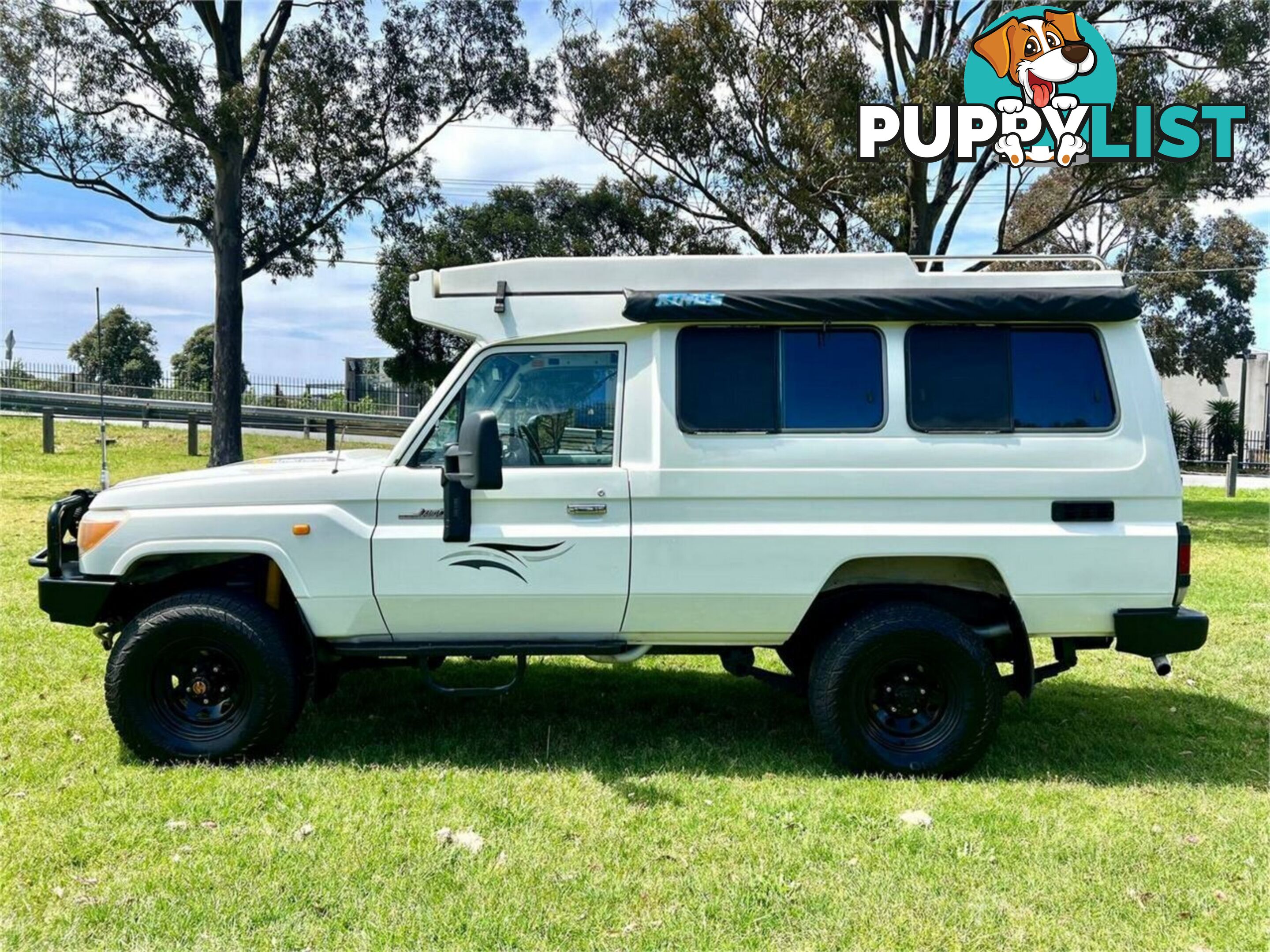 2009 TOYOTA LANDCRUISER WORKMATE (4X4) 3 SEAT VDJ78R TROOP CARRIER