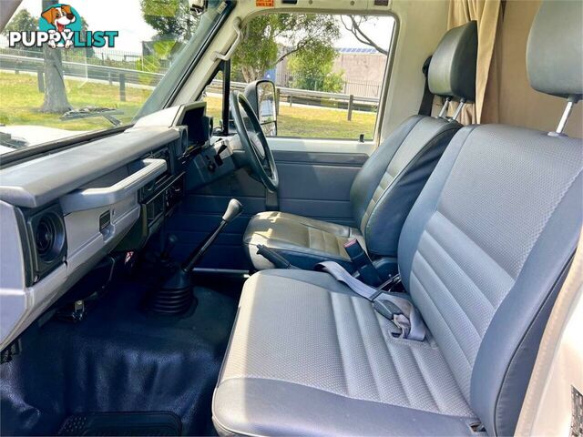 2009 TOYOTA LANDCRUISER WORKMATE (4X4) 3 SEAT VDJ78R TROOP CARRIER