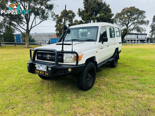 2089 TOYOTA LANDCRUISER WORKMATE (4X4) 11 SEAT VDJ78R 09 UPGRADE TROOP CARRIER