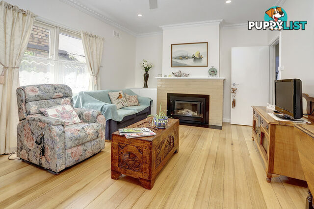 33 First Avenue ROSEBUD VIC 3939