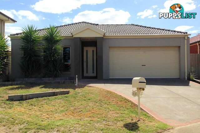 49 Willandra Loop Caroline Springs VIC 3023