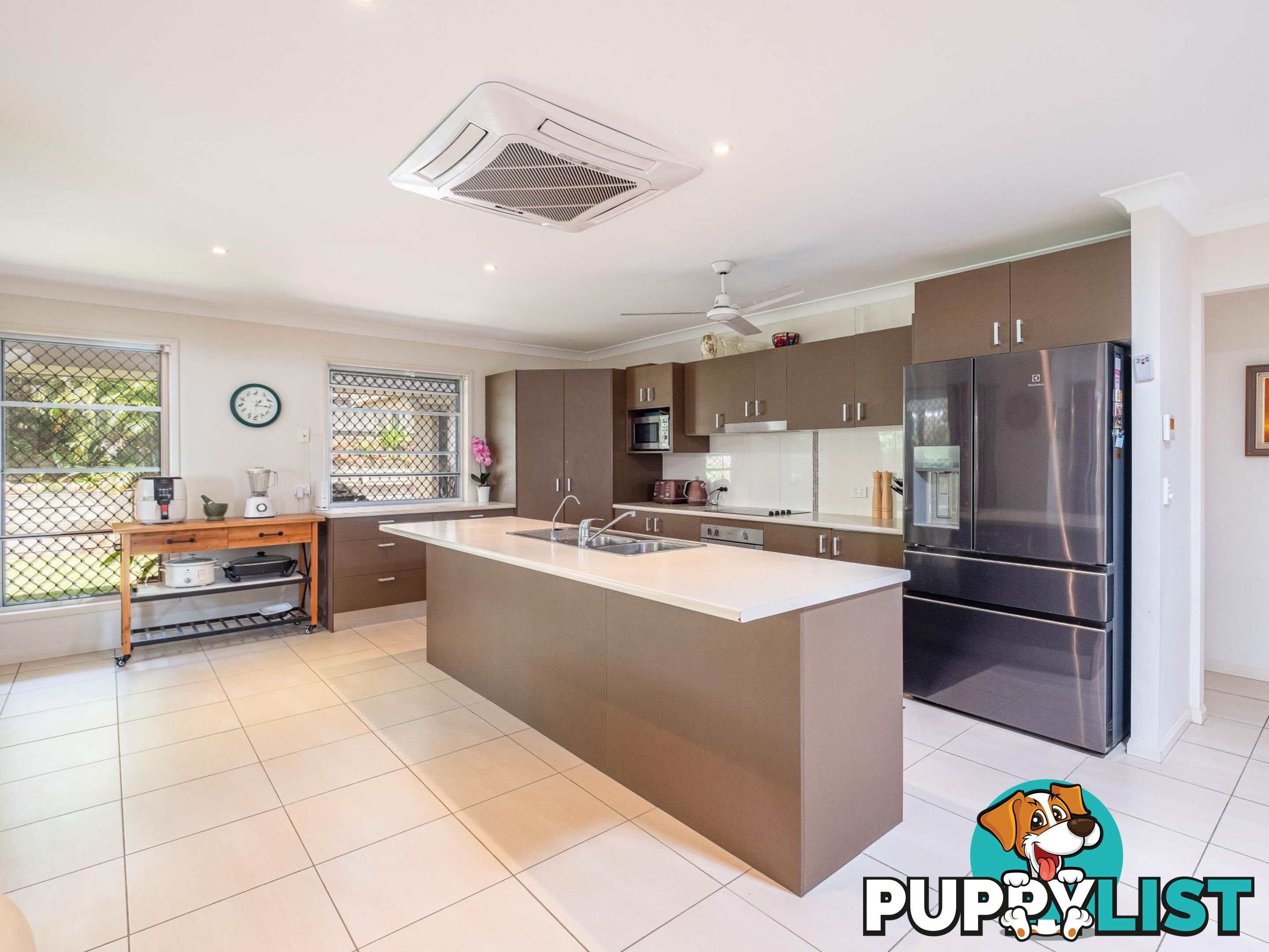 37 Presidential Avenue JONES HILL QLD 4570