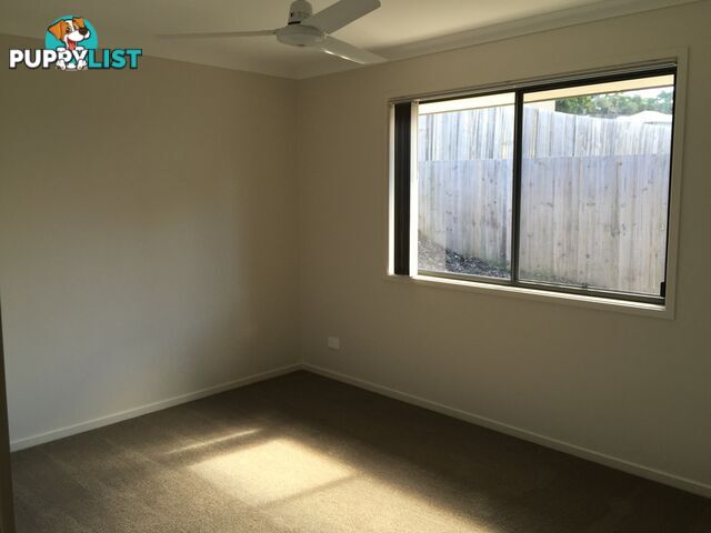 2/8 Trafalgar Court SOUTHSIDE QLD 4570