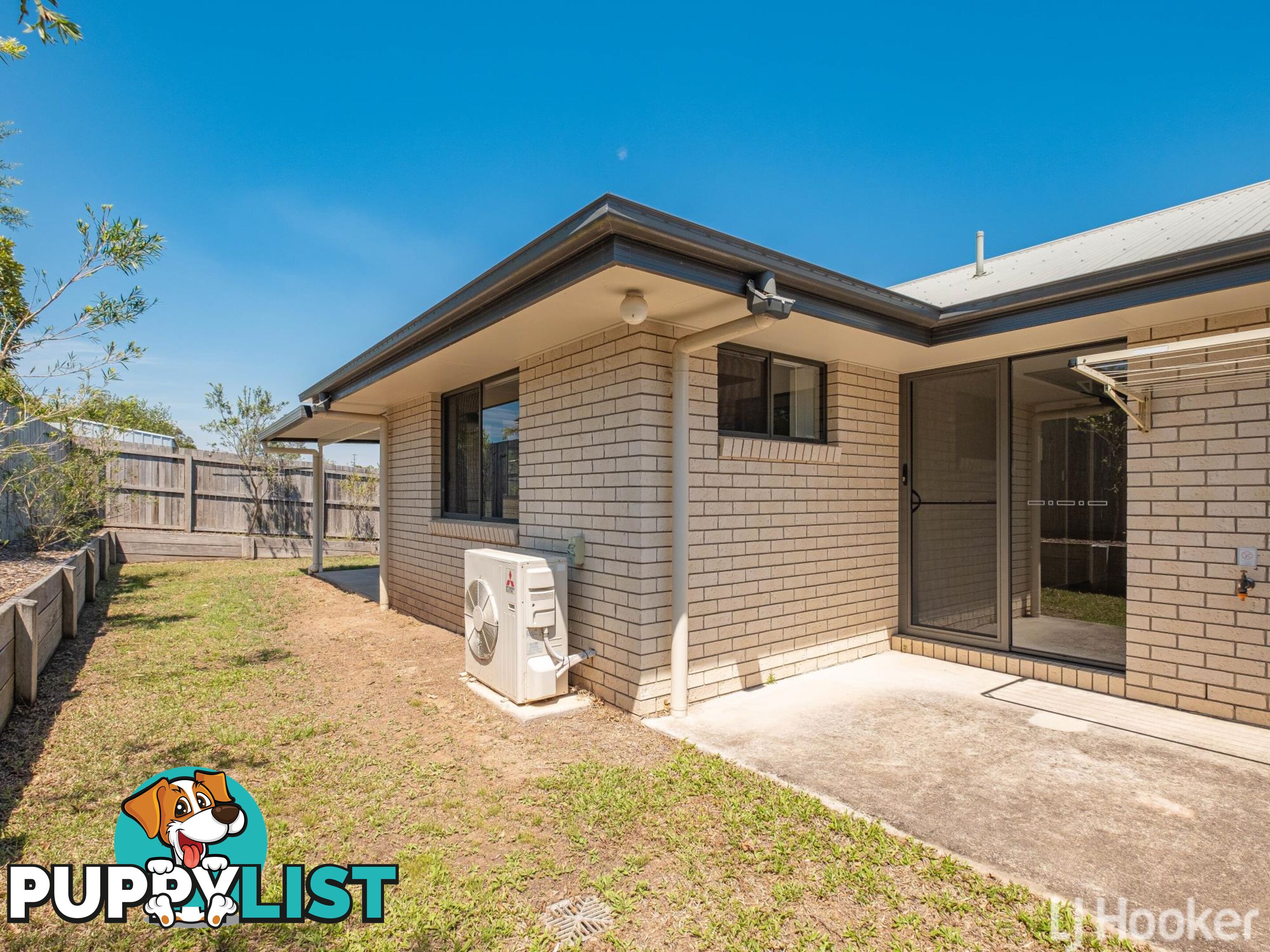 1/8 Wisteria Lane SOUTHSIDE QLD 4570