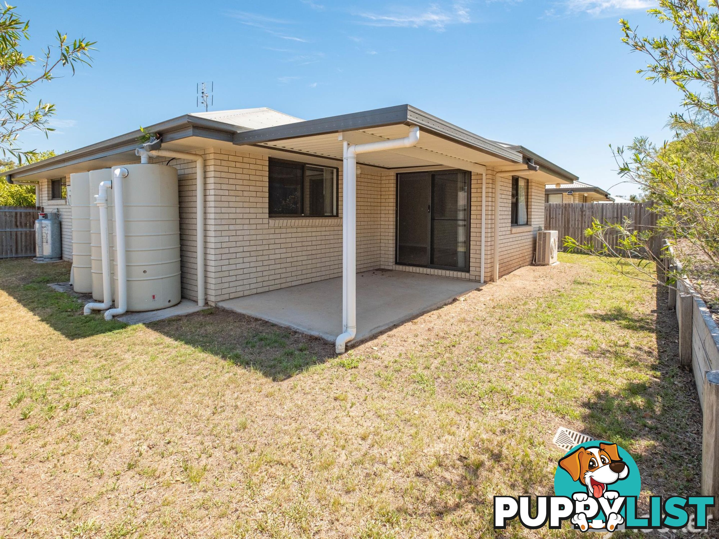 1/8 Wisteria Lane SOUTHSIDE QLD 4570