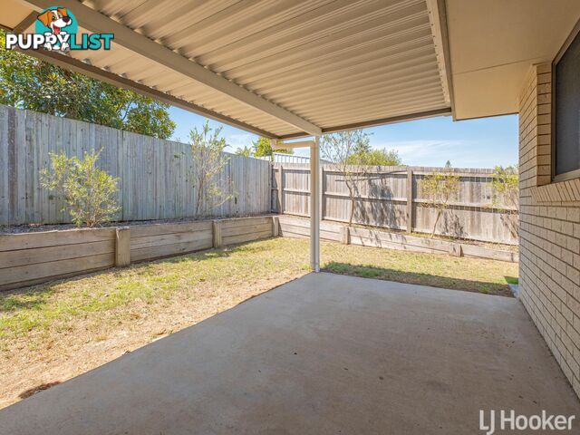 1/8 Wisteria Lane SOUTHSIDE QLD 4570