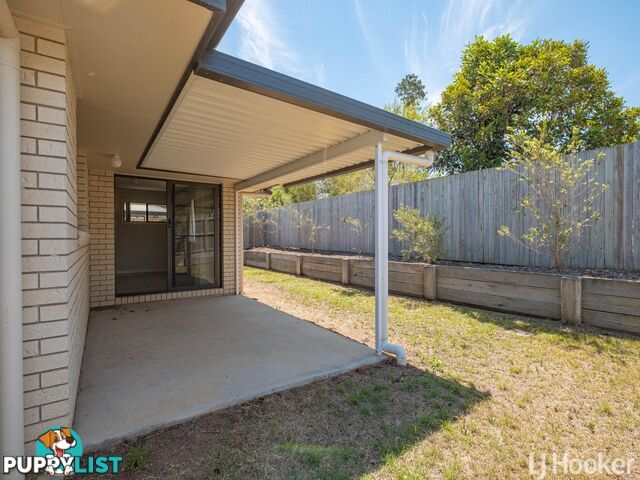 1/8 Wisteria Lane SOUTHSIDE QLD 4570