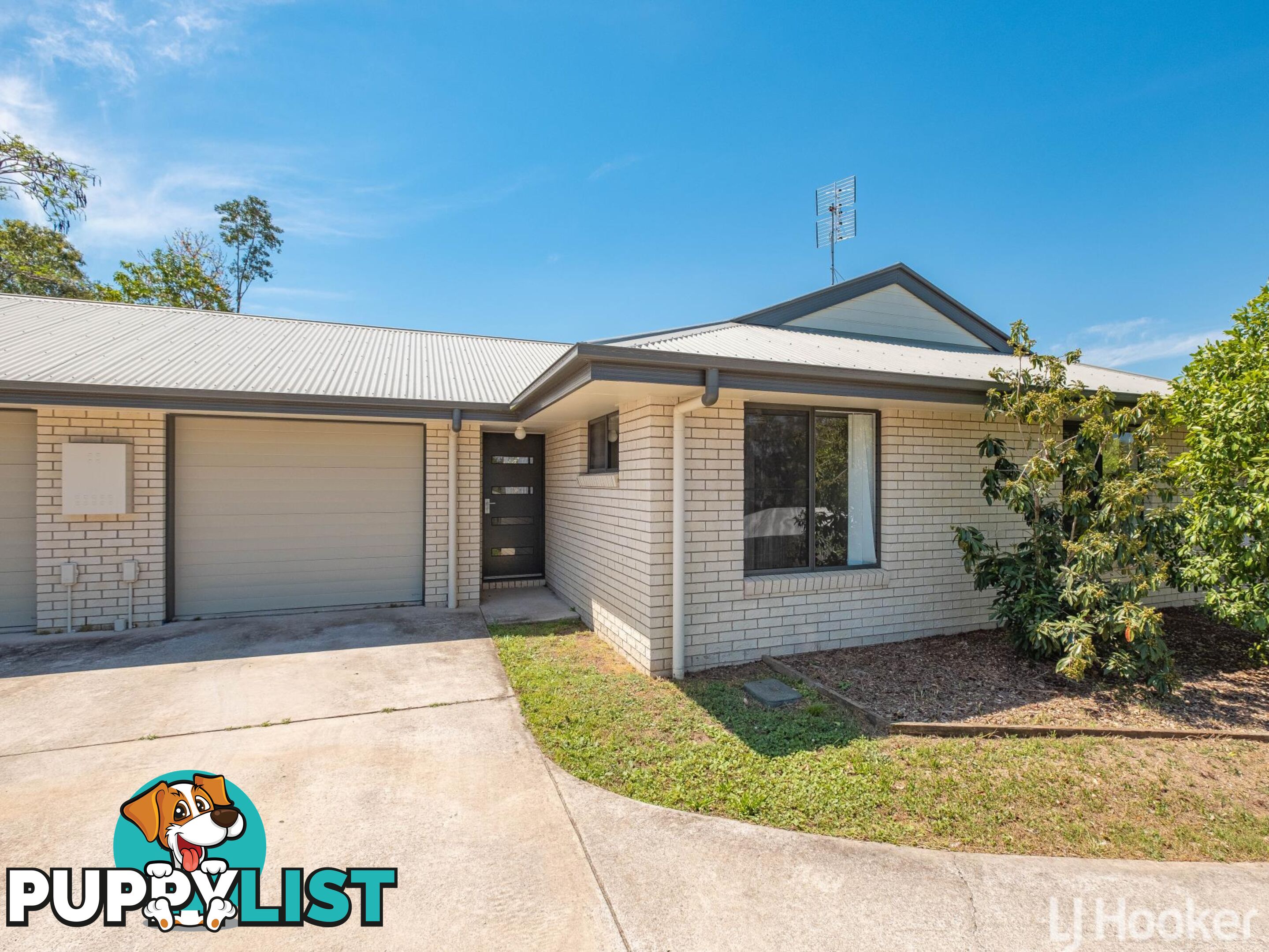 1/8 Wisteria Lane SOUTHSIDE QLD 4570