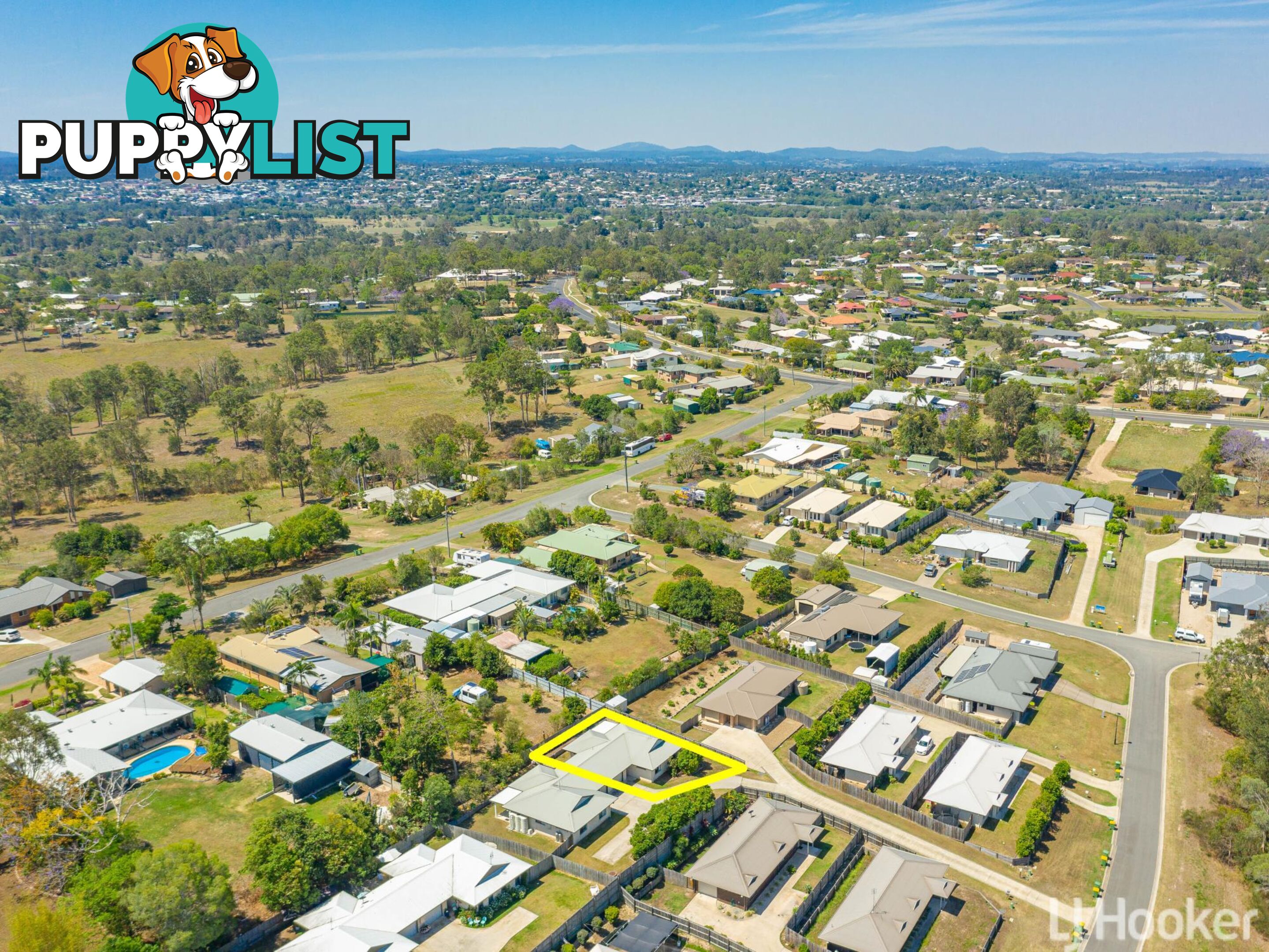 1/8 Wisteria Lane SOUTHSIDE QLD 4570