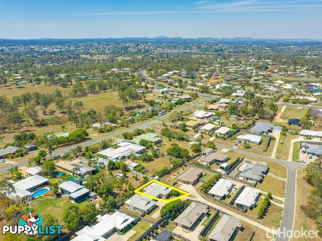 1/8 Wisteria Lane SOUTHSIDE QLD 4570