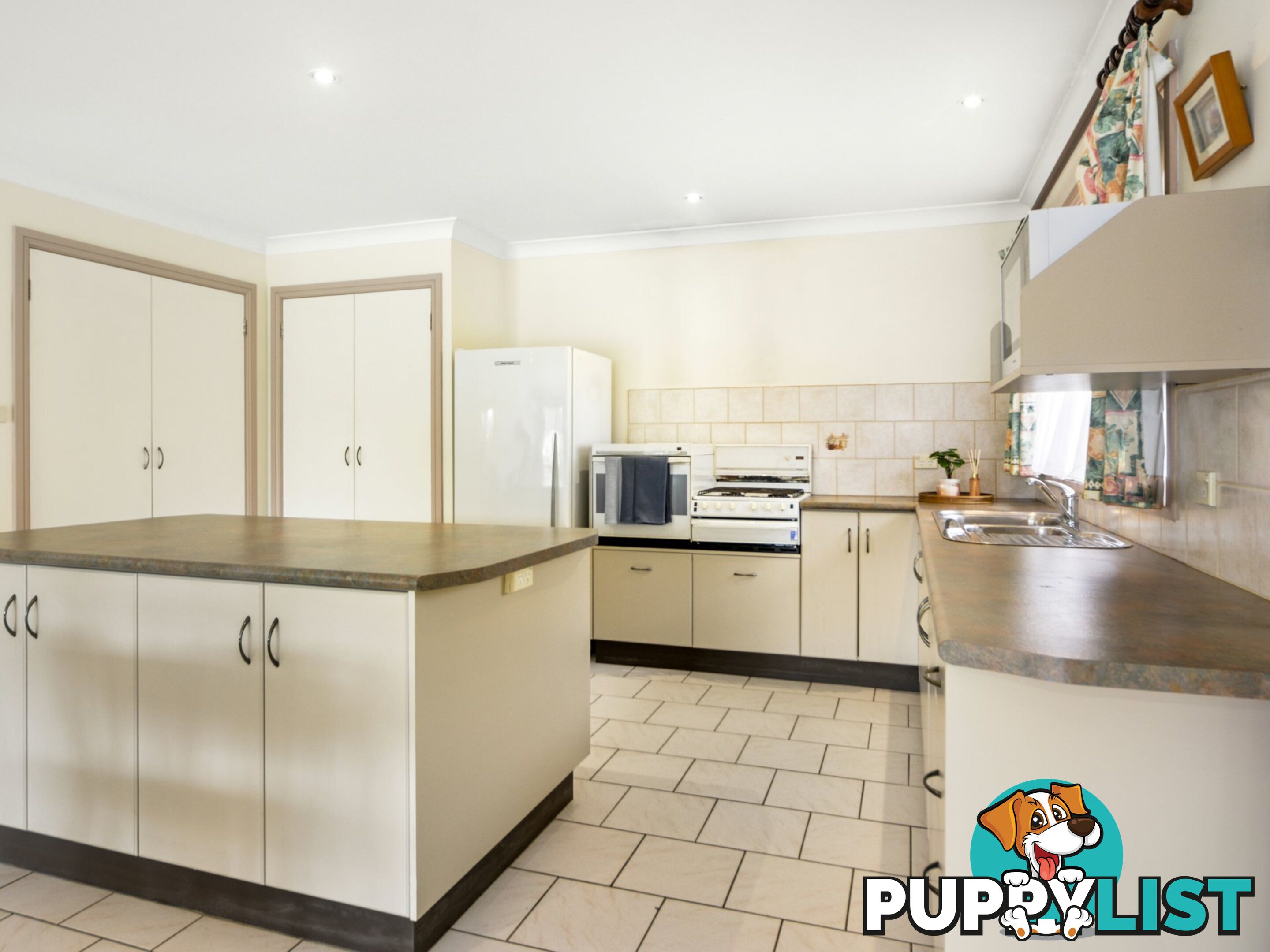 9 Plover Close SUSSEX INLET NSW 2540