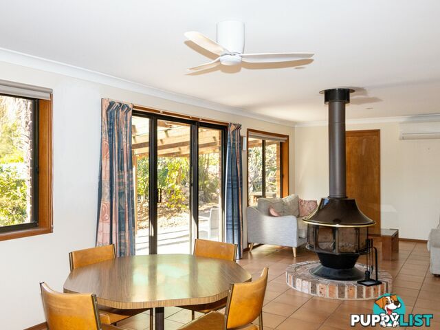 16 Wayfarer Dr SUSSEX INLET NSW 2540