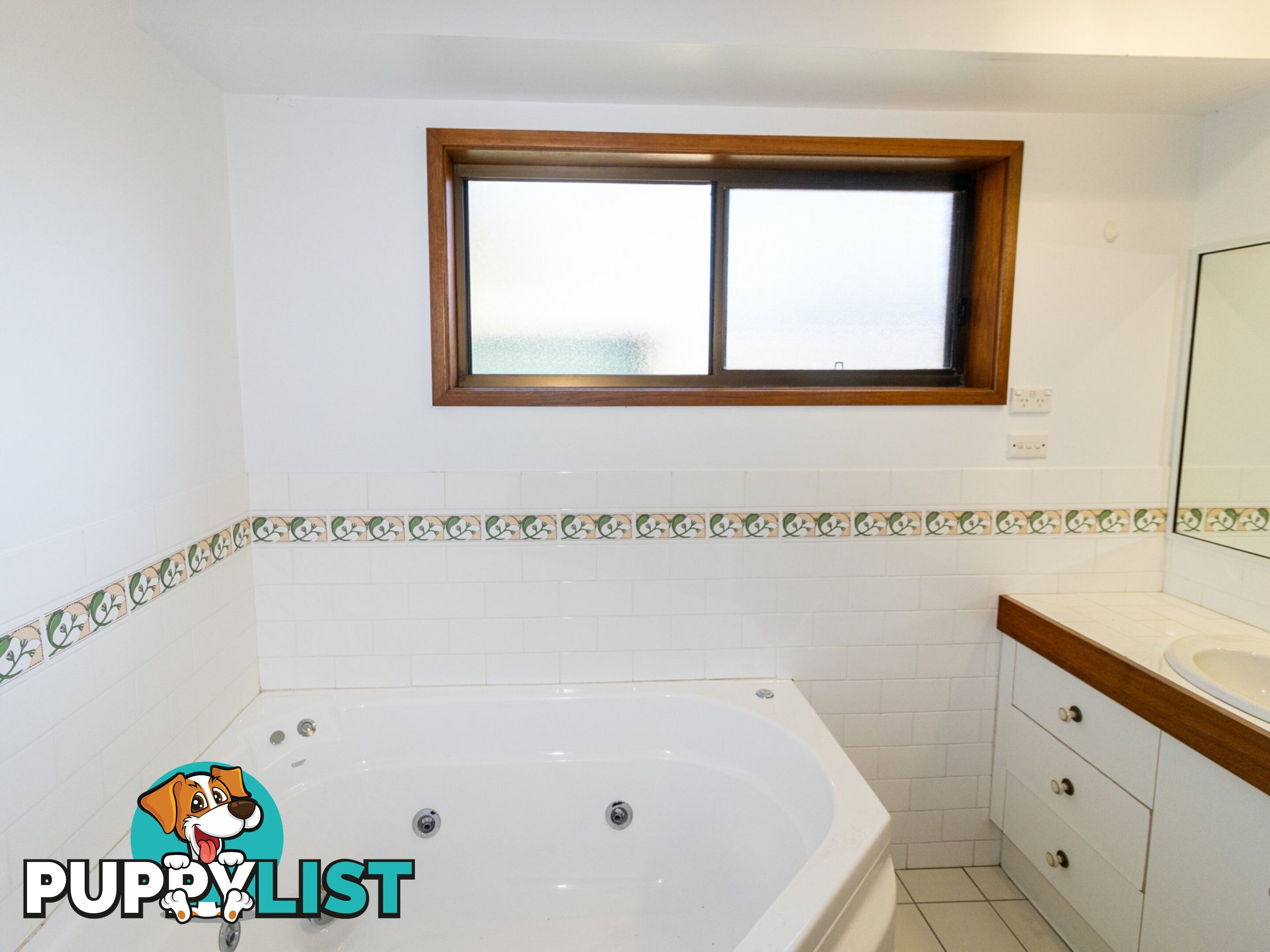 16 Wayfarer Dr SUSSEX INLET NSW 2540