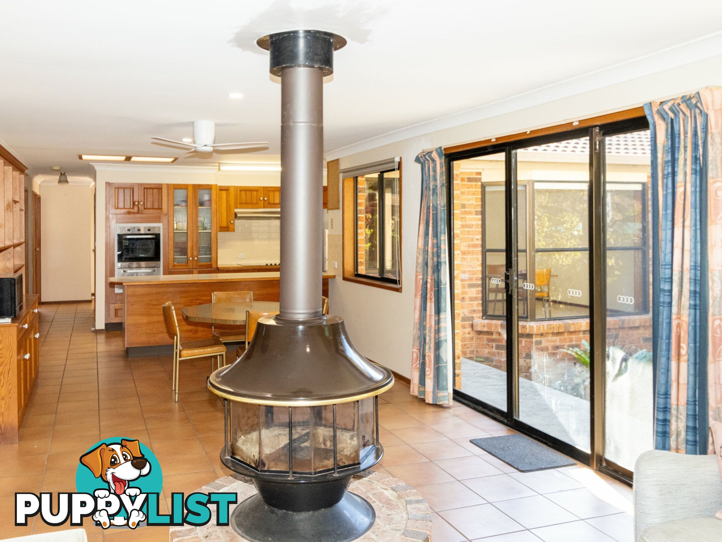 16 Wayfarer Dr SUSSEX INLET NSW 2540