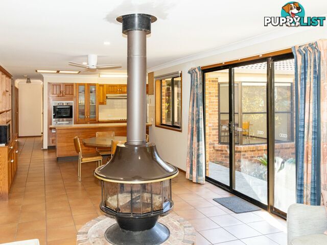 16 Wayfarer Dr SUSSEX INLET NSW 2540