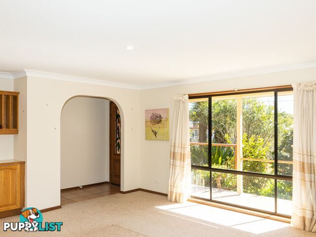 16 Wayfarer Dr SUSSEX INLET NSW 2540