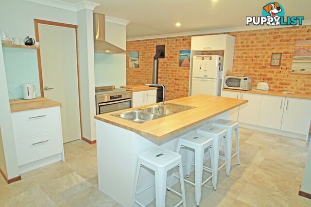 8 Thora Street SUSSEX INLET NSW 2540