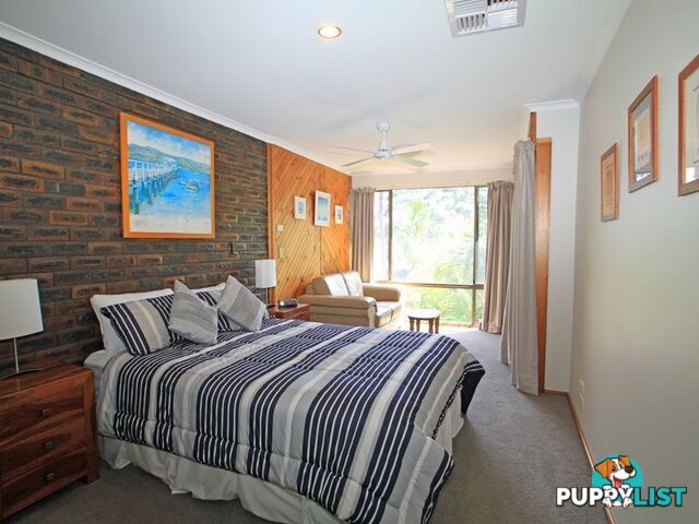 8 Alamein Street SUSSEX INLET NSW 2540