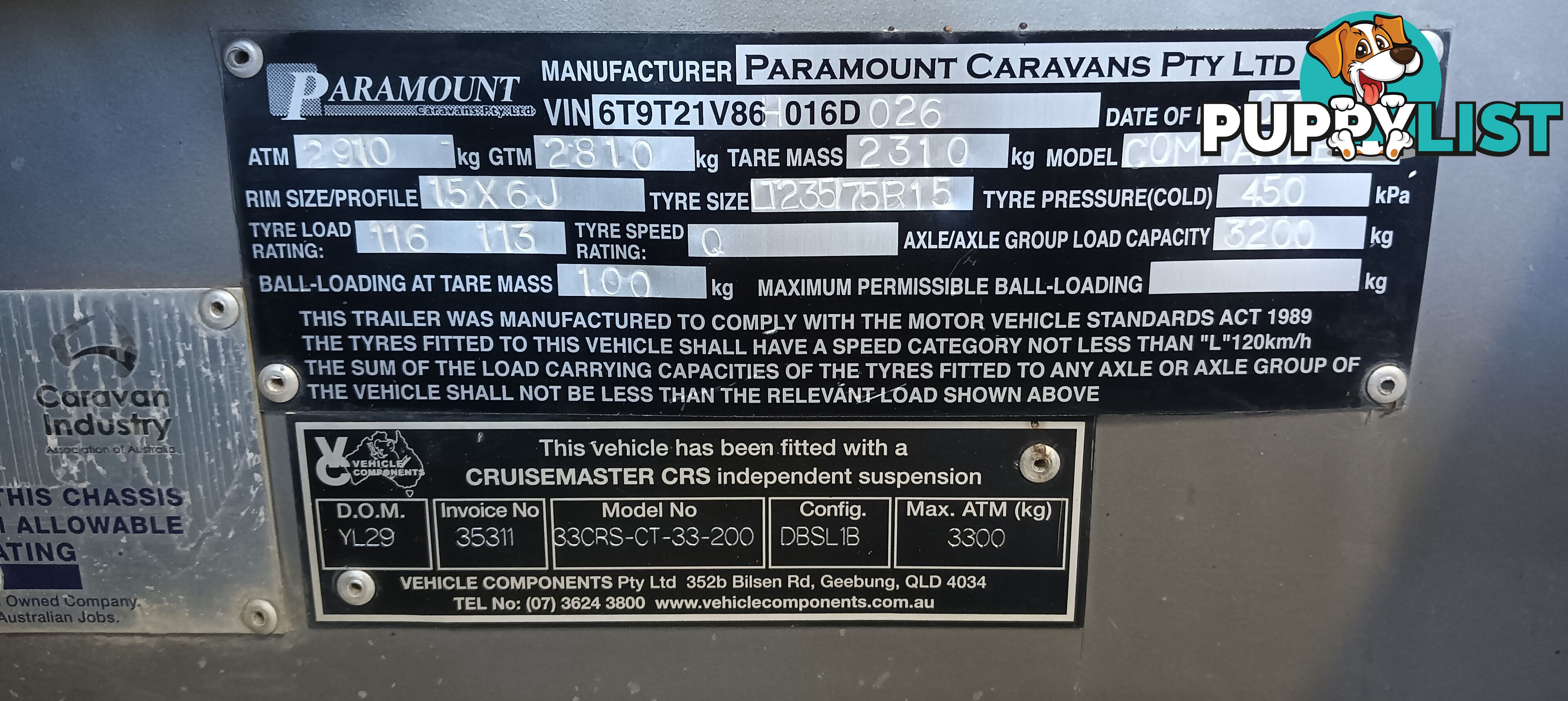 2017 Paramount COMMANDER