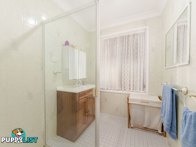18 Hallett Avenue Camira QLD 4300