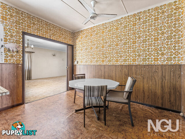 8 Trumpy Street Silkstone QLD 4304