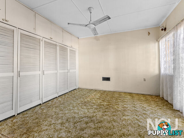 8 Trumpy Street Silkstone QLD 4304