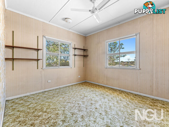 8 Trumpy Street Silkstone QLD 4304
