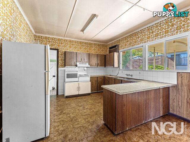 8 Trumpy Street Silkstone QLD 4304