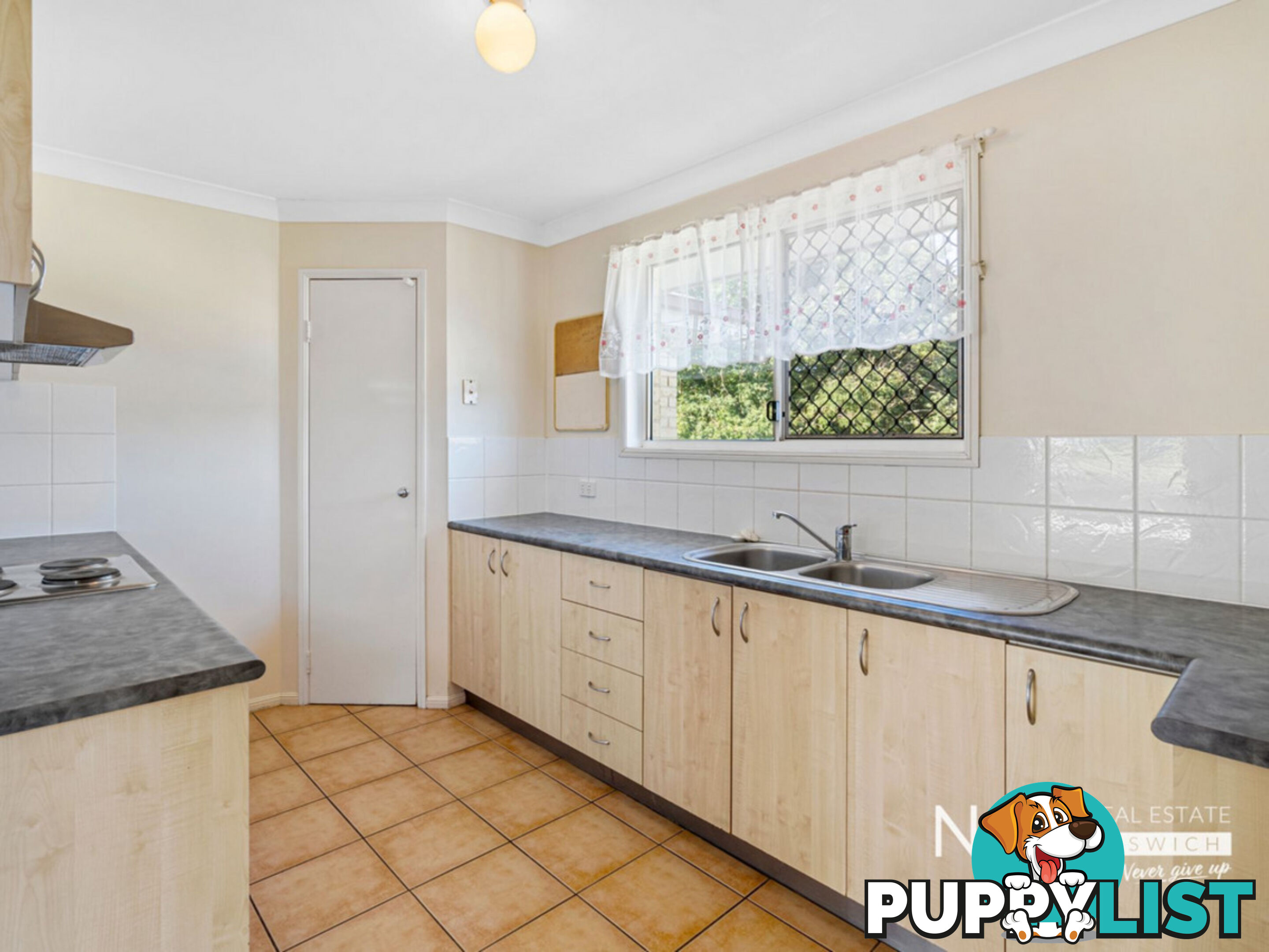 30 Skinner Crescent Silkstone QLD 4304