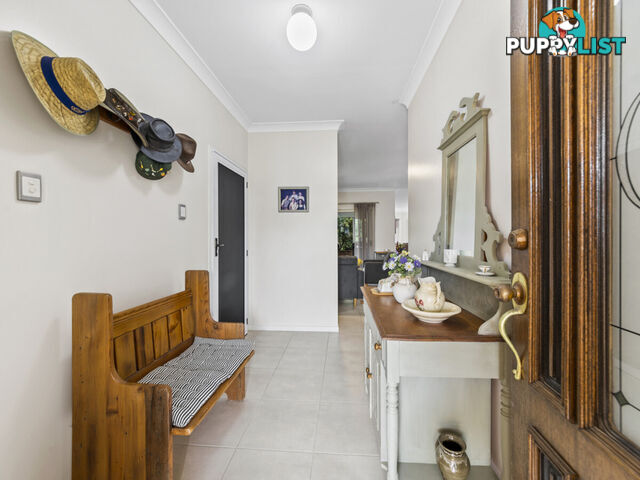 15 Willaroo Close Flinders View QLD 4305