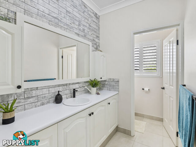 15 Willaroo Close Flinders View QLD 4305