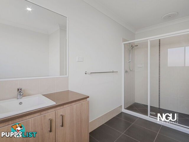 8 Wright Crescent Flinders View QLD 4305