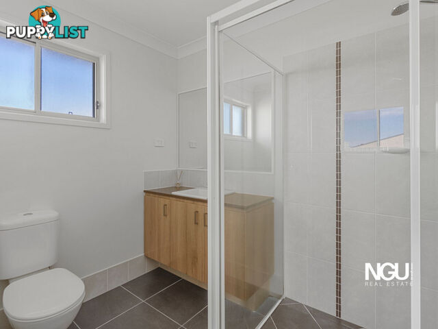 8 Wright Crescent Flinders View QLD 4305