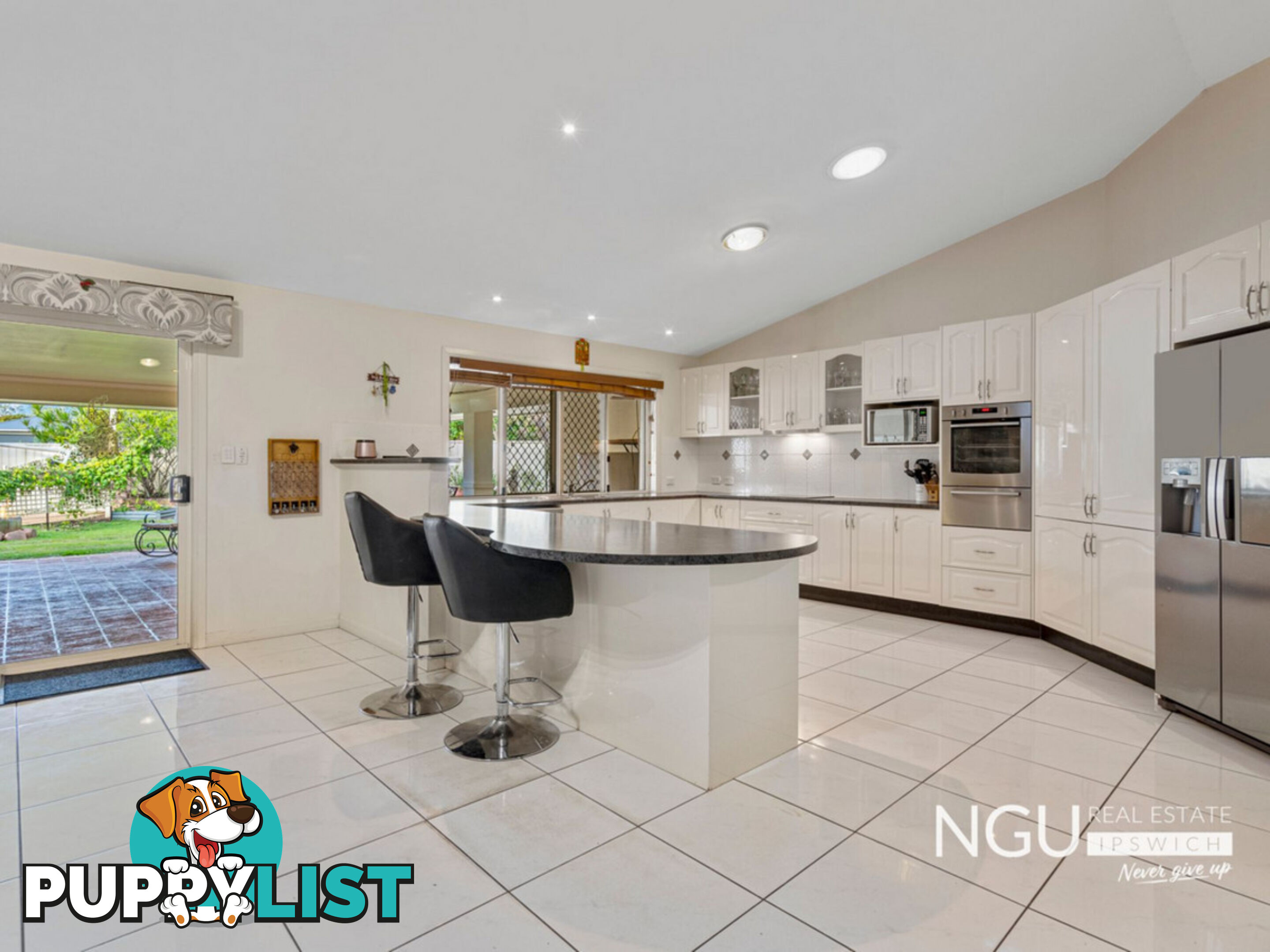 15 Alexandra Close Flinders View QLD 4305